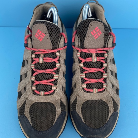 Columbia Hiking Shoes. - Picture 3 of 8